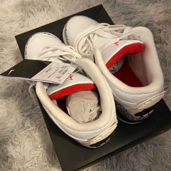 Jordan 3 Retro Summit - Picture 2 of 5